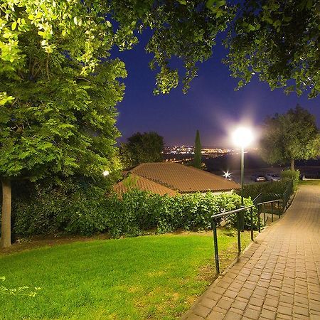 Shoresh Green Hills Family Suites Hotel Esterno foto