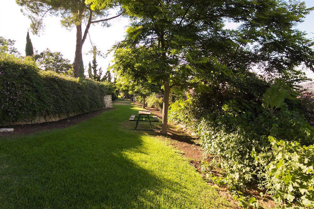 Shoresh Green Hills Family Suites Hotel Esterno foto