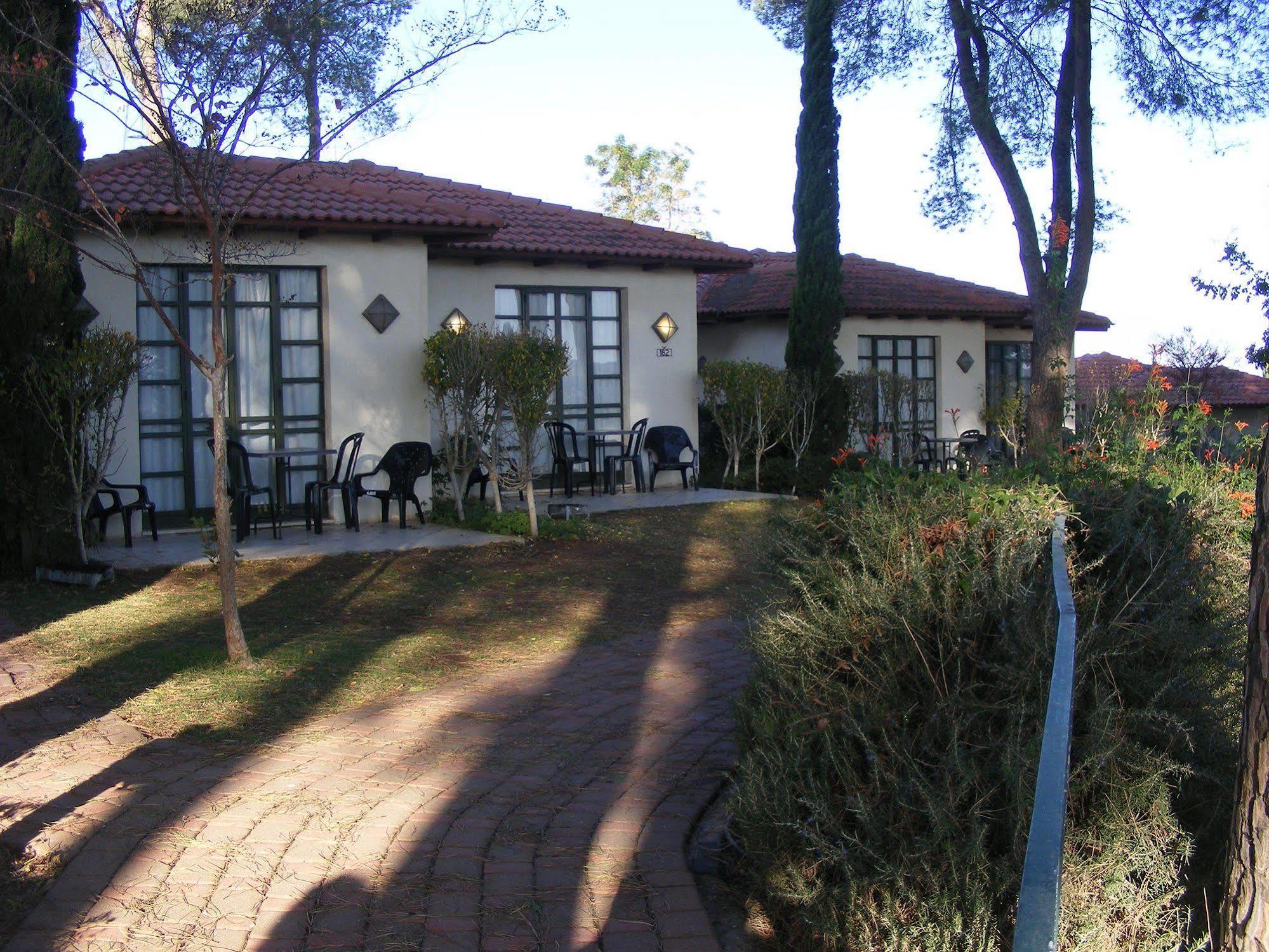 Shoresh Green Hills Family Suites Hotel Esterno foto