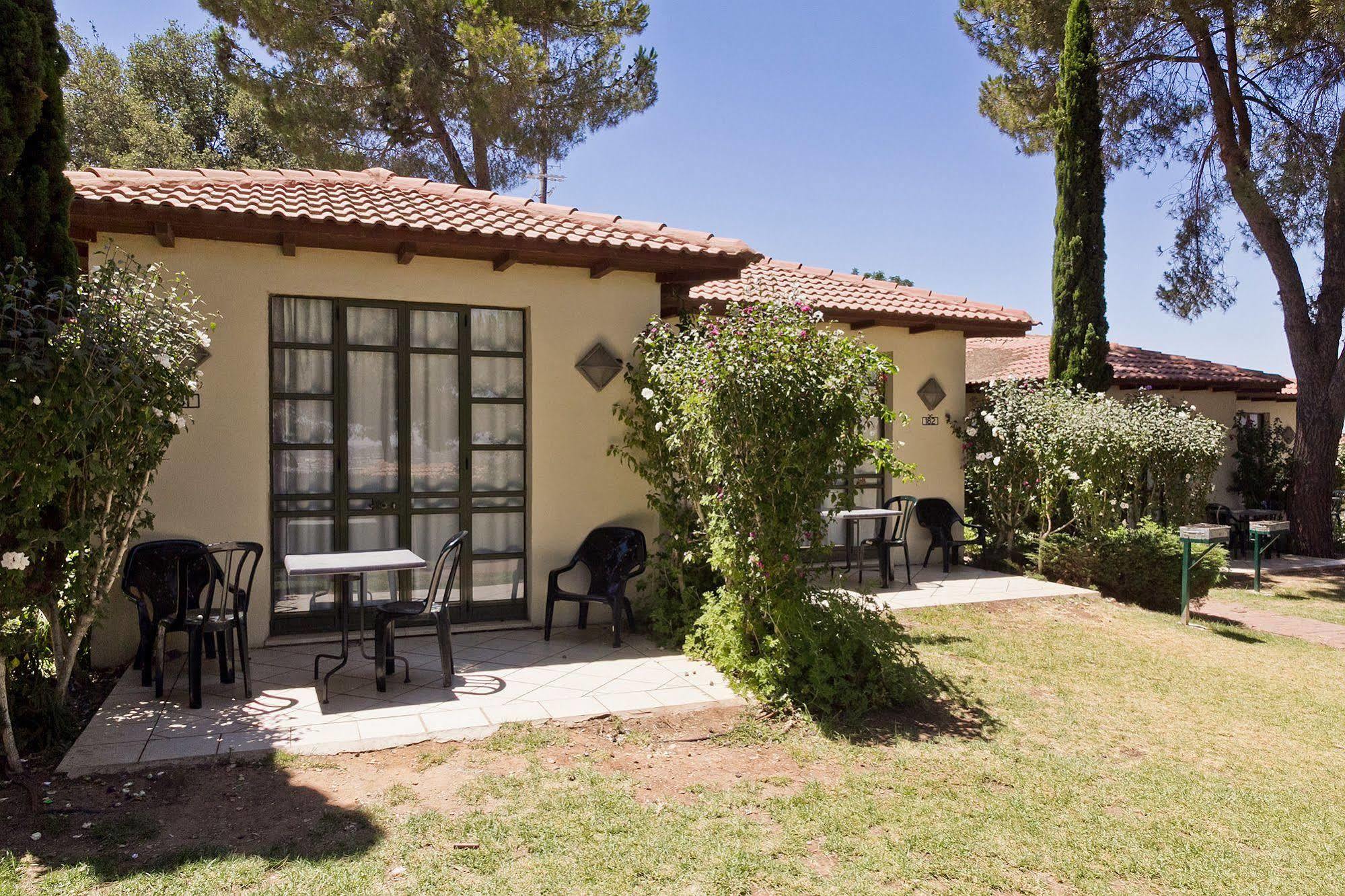 Shoresh Green Hills Family Suites Hotel Esterno foto