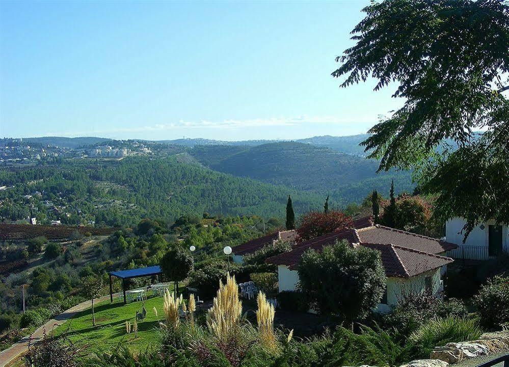 Shoresh Green Hills Family Suites Hotel Esterno foto
