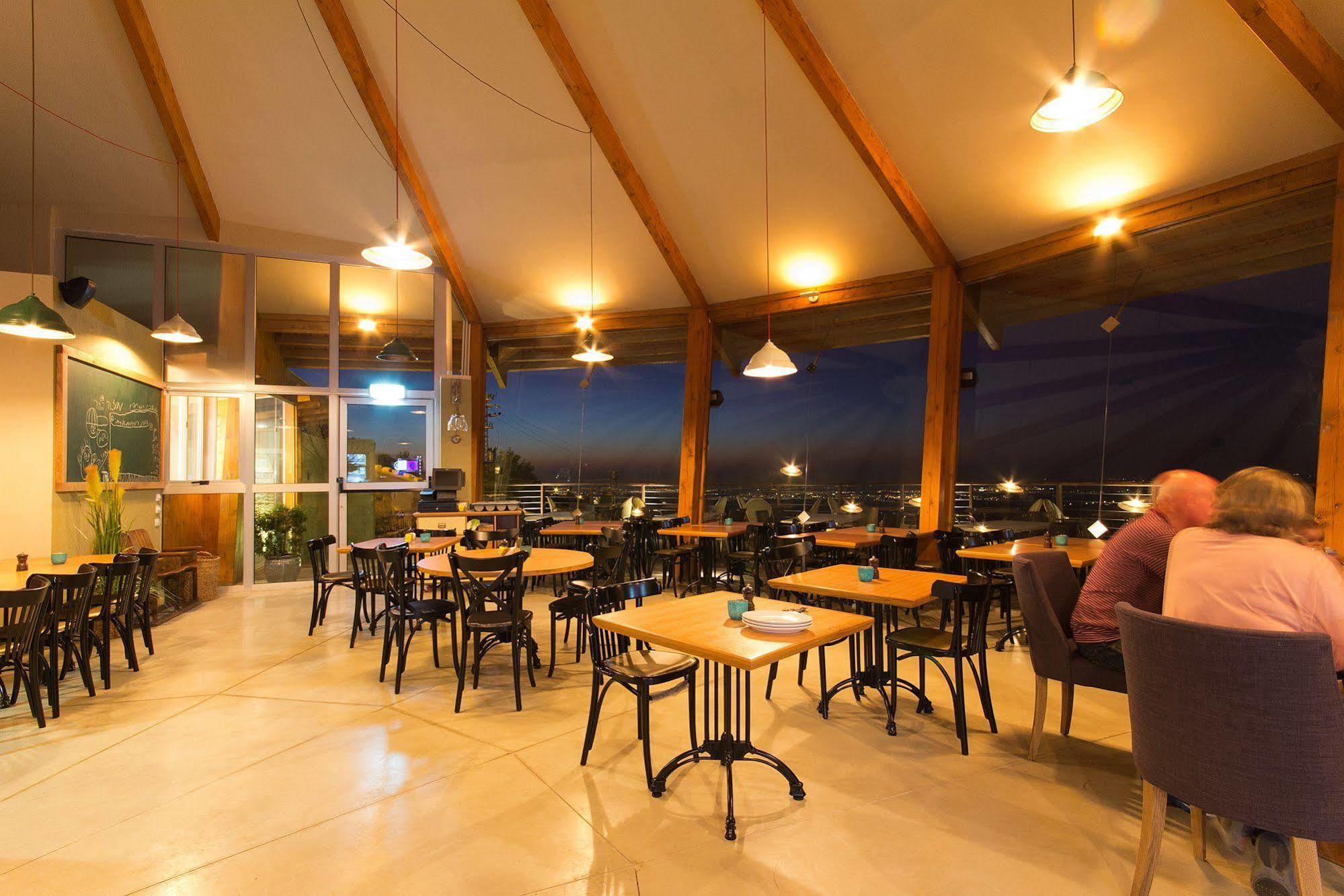 Shoresh Green Hills Family Suites Hotel Esterno foto