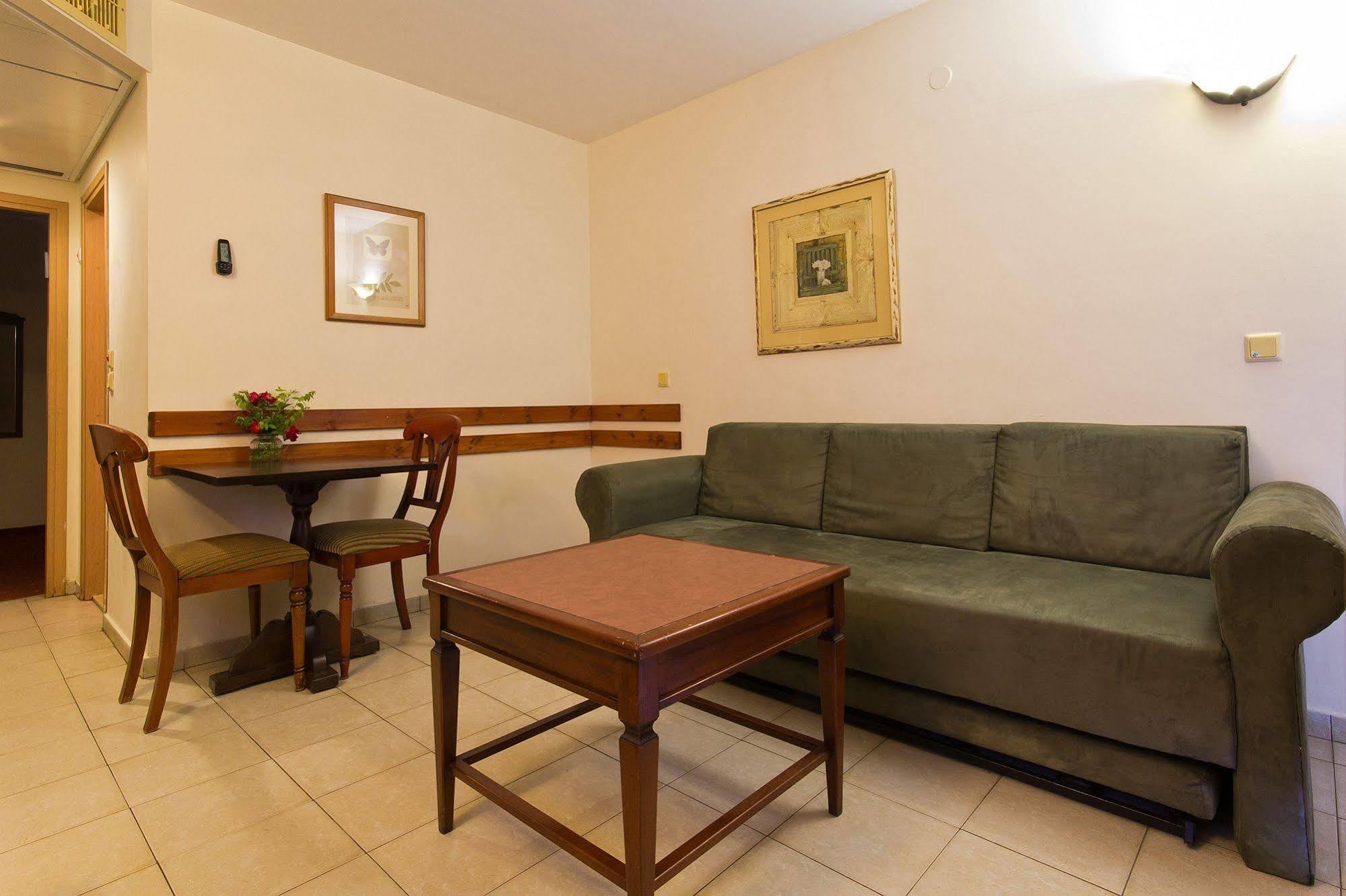 Shoresh Green Hills Family Suites Hotel Esterno foto