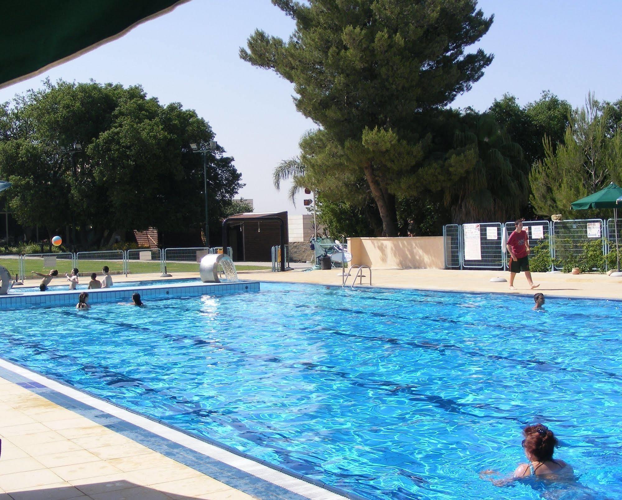 Shoresh Green Hills Family Suites Hotel Esterno foto