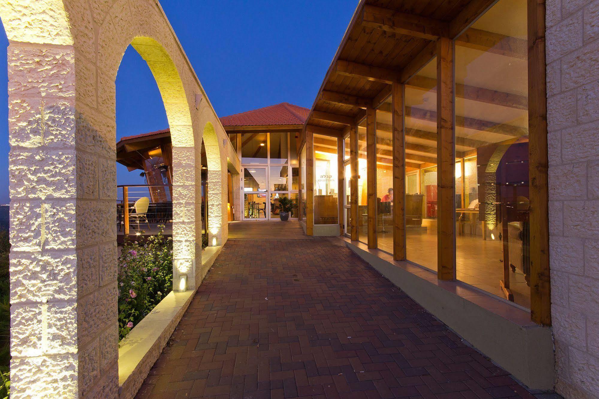 Shoresh Green Hills Family Suites Hotel Esterno foto