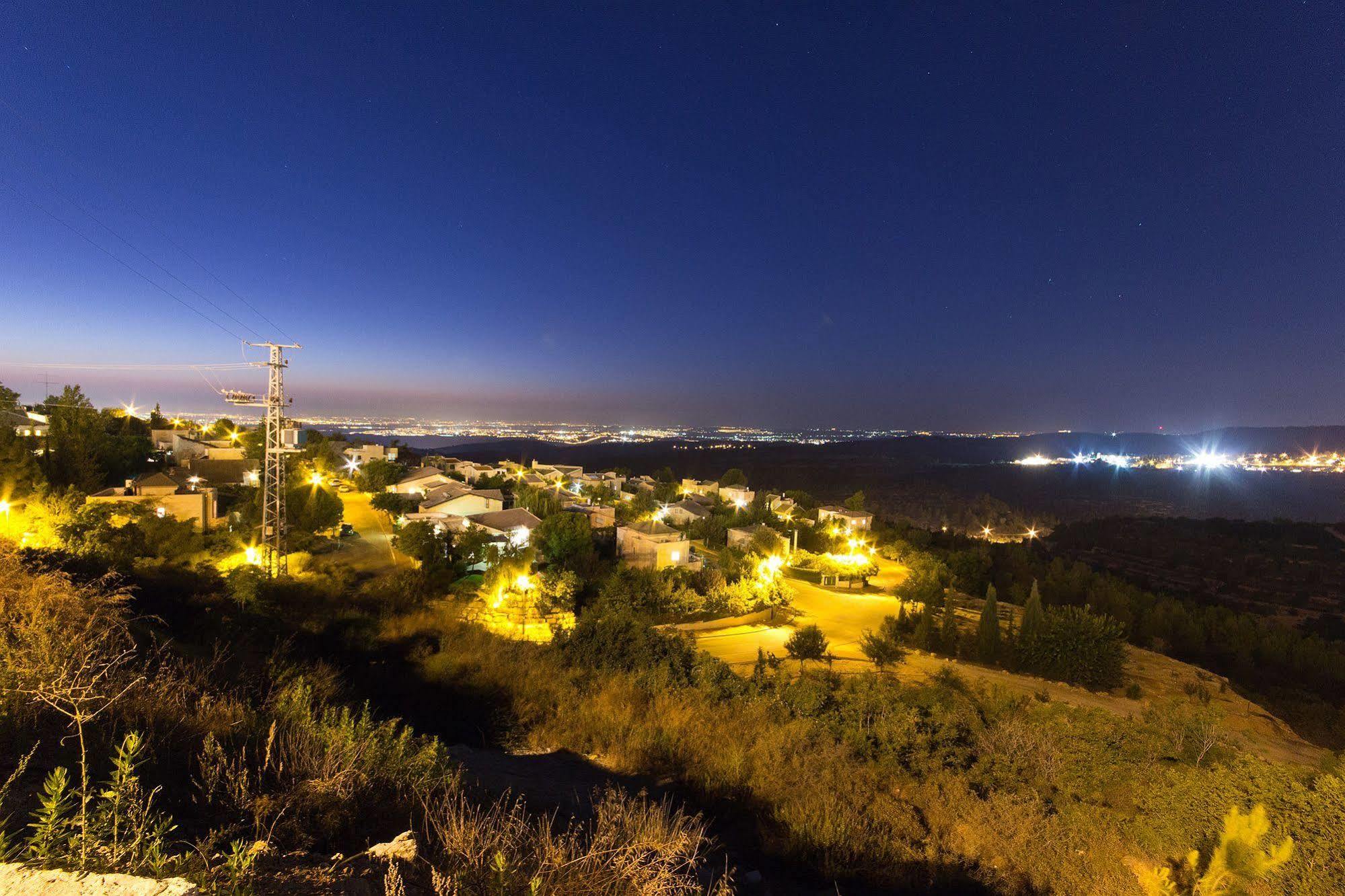 Shoresh Green Hills Family Suites Hotel Esterno foto