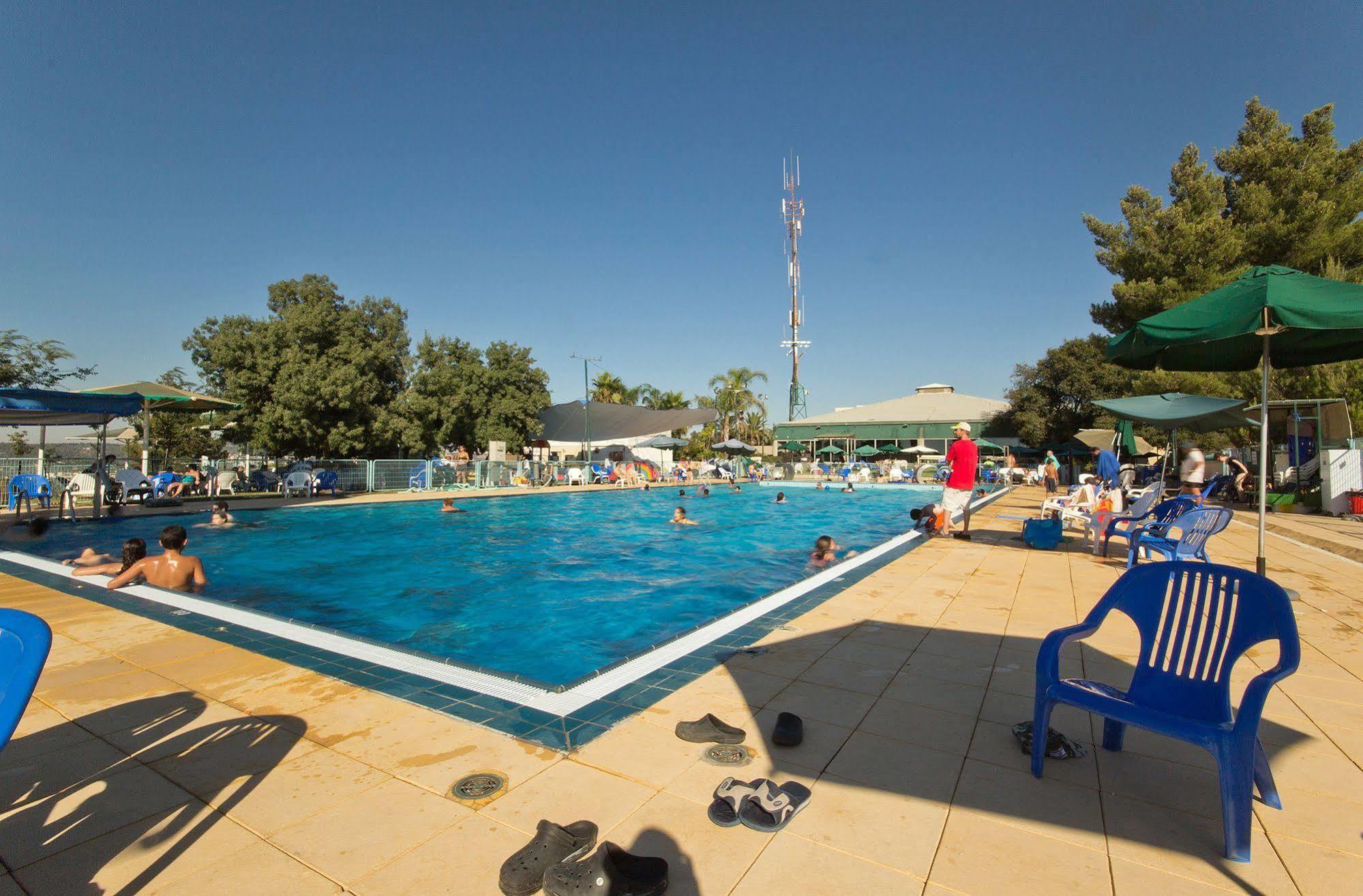 Shoresh Green Hills Family Suites Hotel Esterno foto